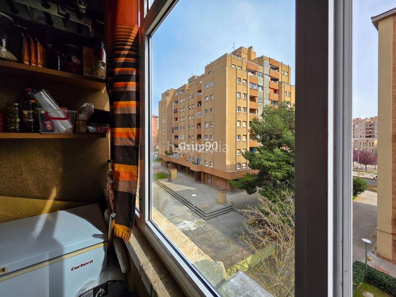 Foto f0aabde3-b1e5-4788-81c7-cc5ef4df27cc. Piso acogedor piso de 3 habitaciones, ideal para familias en Lleida