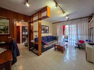 Pis  Gran passeig de ronda. Acogedor piso de 3 habitaciones, ideal para familias