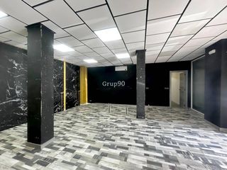 Local Comercial  Calle zamenhof. Local comercial esquinero con gran visibilidad