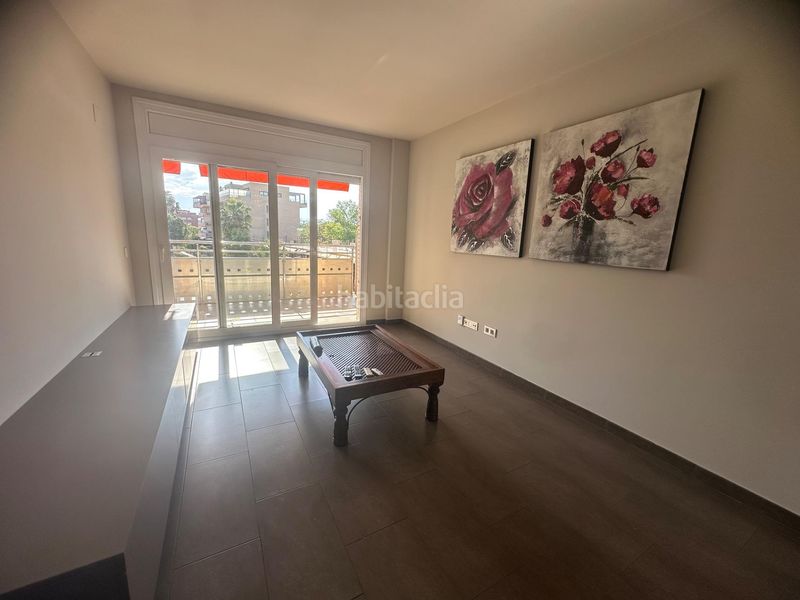 Foto 2250ecbc-36f6-4012-8bb0-f216fdb76704. Pis amb piscina a Barenys Salou