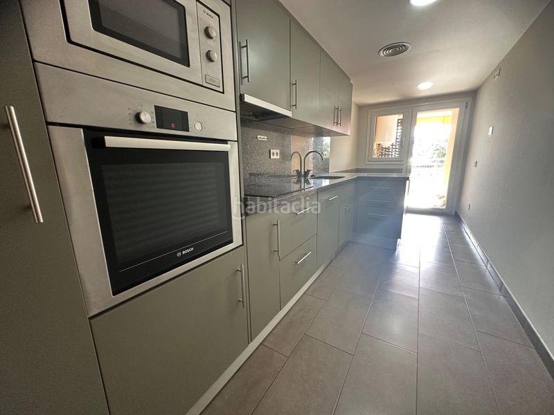 Foto 3c9fdf19-08ea-4b5c-ba1e-1abda5895a5c. Pis amb piscina a Barenys Salou