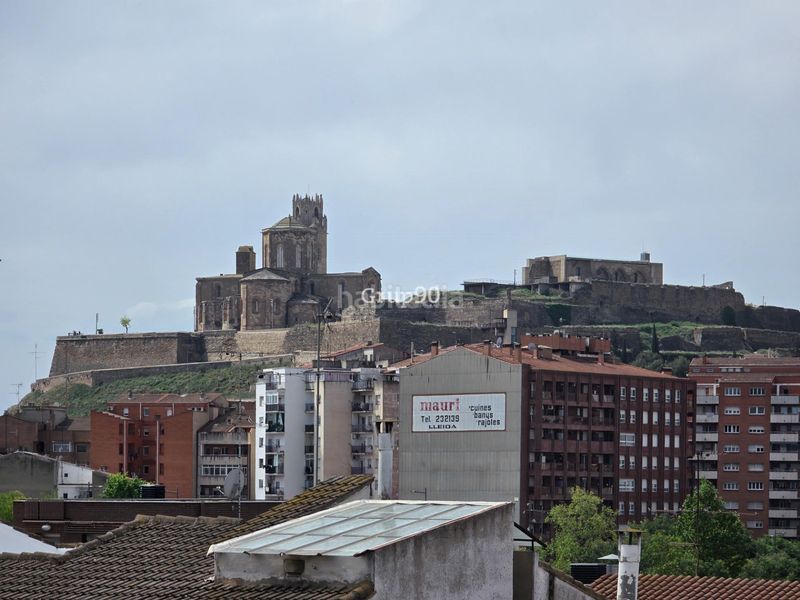 Foto bcdea19e-86aa-4460-a979-7020d78492ad. Àtic amb calefacció aparcament a Balàfia Lleida