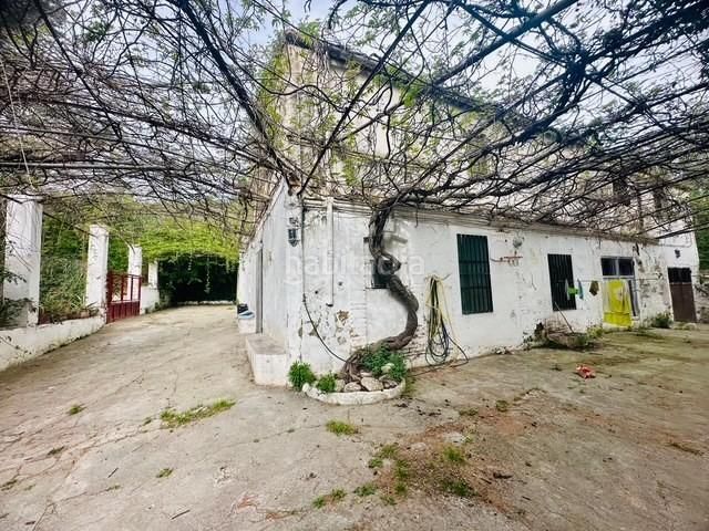 Foto c35bdaf6-23a0-4a34-83bb-b69c8f431029. Masia amb aparcament piscina a Aldover