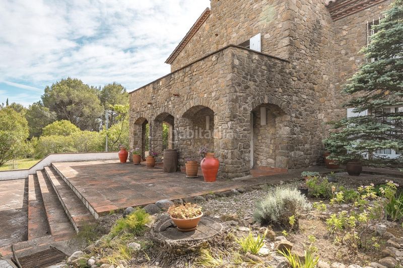 Foto 5a228812-b931-42c9-9ea8-ef1c94aa6fca. Casa amb calefacció piscina a Cabanelles