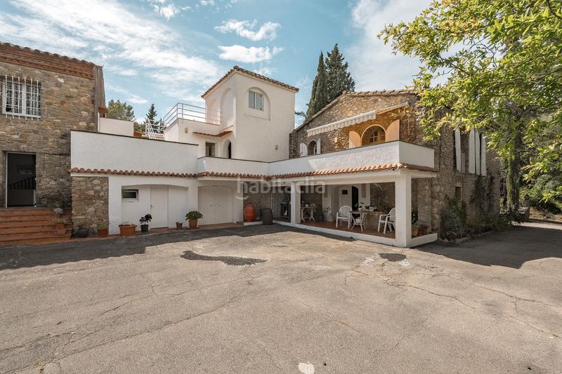 Foto f66f5717-d433-44f4-a444-d3223de603d5. Casa amb calefacció piscina a Cabanelles