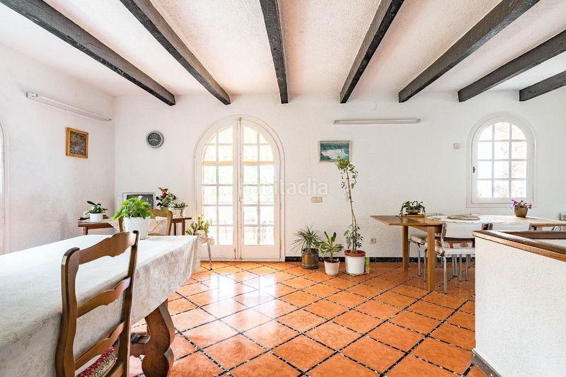 Foto f6bf50a4-4277-46aa-9072-55cfed6f23ea. Casa amb calefacció piscina a Cabanelles