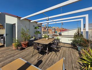 Maison jumelée à Centre Històric. Casa con despacho profesional en el centro