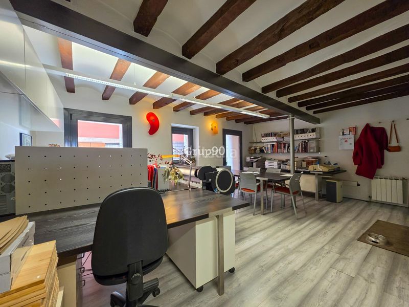 Foto d791343d-51a8-42a1-b7af-9b1e62bdf66e. Casa adossada amb calefacció aparcament a Centre Històric Lleida