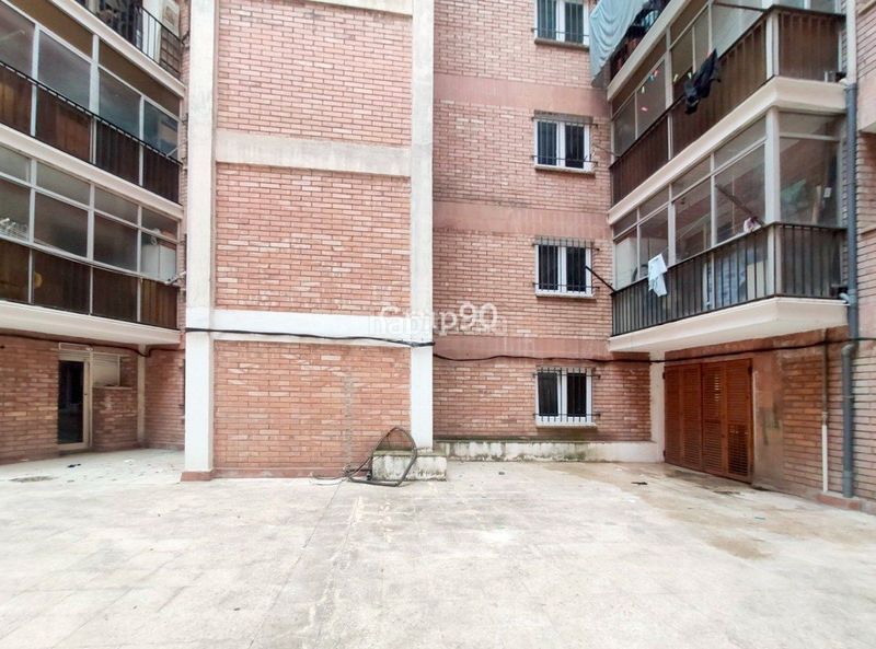 Foto 28011e30-d897-4fac-b5ec-41cff4932bfd. Local comercial a Mariola Lleida