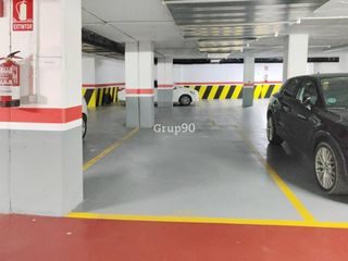 Aparcament cotxe a Avenida de Barcelona