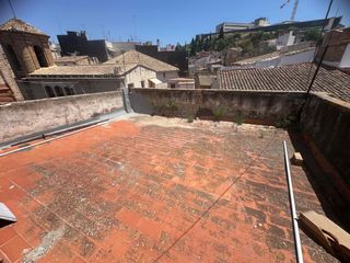 Àtic a Centre. Ático gran terraza a reformar en el centro de tortosa