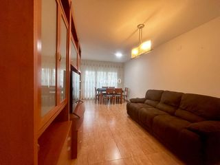 Pis  Avenida amposta. Amplio piso en venta en la bordeta  espacio, luz y una ubicación