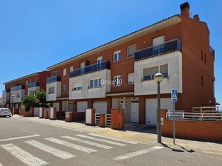 Casa adossada a Vilanova de Segrià. A estrenar! espectacular casa adosada con gran jardín a 20 min d
