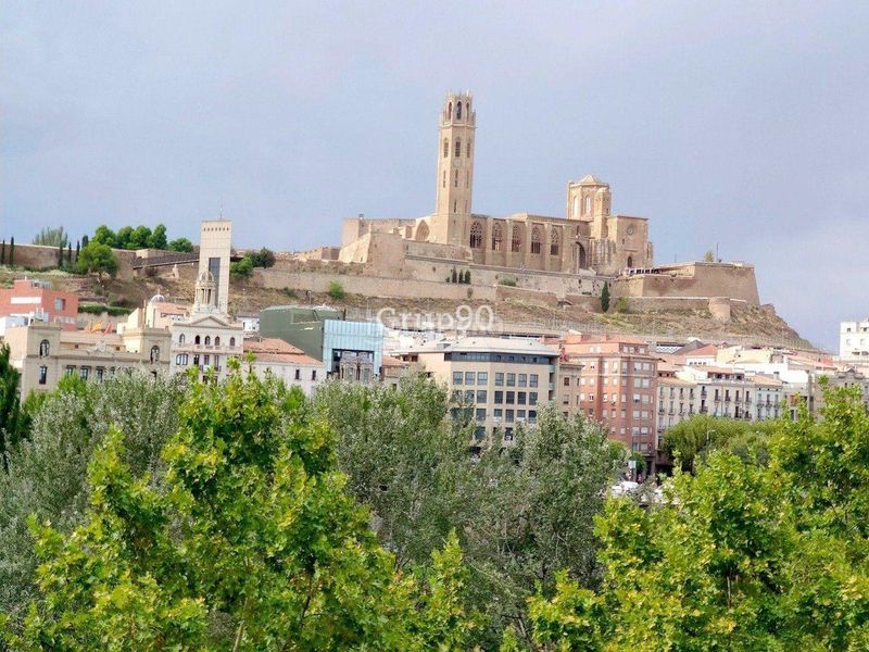 Foto 9a1055a5-2cd9-4406-ba07-81a7a2ce68d2. Edificio in Cappont Lleida