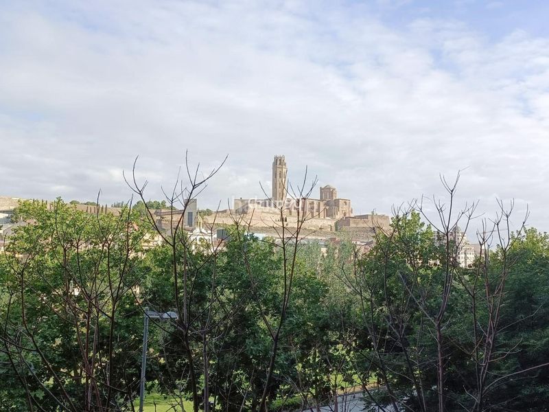 Foto f37b3a20-4fad-49fd-b848-a40759a8867b. Edificio in Cappont Lleida