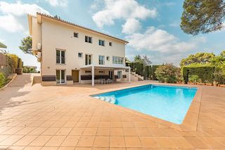 Maison à Pallejà. Espectacular casa en fontpineda ideal para dos familias, lista p