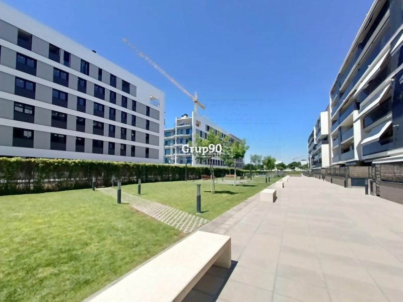 Foto a1d55091-0d25-4112-b066-7baedfaaa6aa. Planta baixa amb calefacció aparcament piscina a Lleida