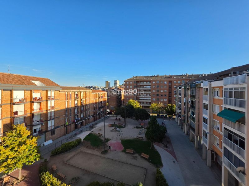 Foto c38a6744-12d9-40f0-8d51-ebe9b0e4d65d. Piso  de 75 m2 con 3 habitaciones en Balàfia en Lleida