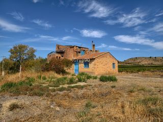 Fondo rustico in Alpicat. Terreno de 7.274 m2 con casa a reformar, a 10 minutos de lleida
