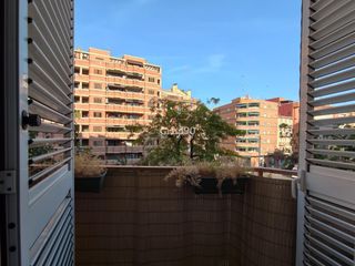 Piso en Príncep de Viana-Clot-Xalets Humbert Torres. Piso económico con balcón en plaza del treball lleida