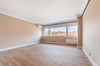 Location Appartement  Calle de francisco gervás. Piso recién reformado en cuzco-castillejos!