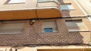 Local commercial  Carrer d'aparisi guijarro. Se vende, muy buen entresuelo exterior, a metros de av. doctor c