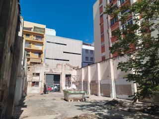 Terreno residencial  Carrer de l'historiador viciana. Se vende, magnfico suelo, a metros de parque ribalta, zona inme