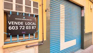 Local commercial  Carrer de juan ramón jiménez. Se vende, excelente local con tragaluces, zona parque oeste