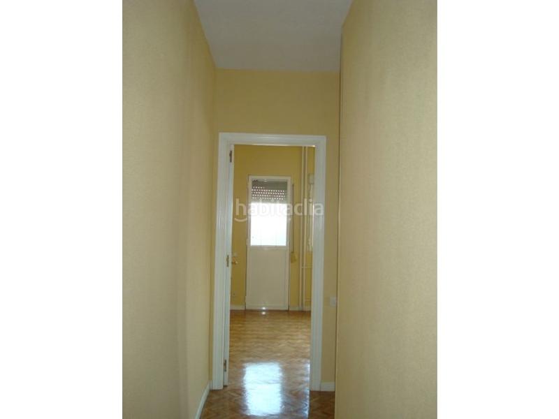 Foto d6dae00c-2fa8-475e-b655-f46250b435dc. Flat in calle de arroyo de Fontarrón 245 in Fontarrón Madrid