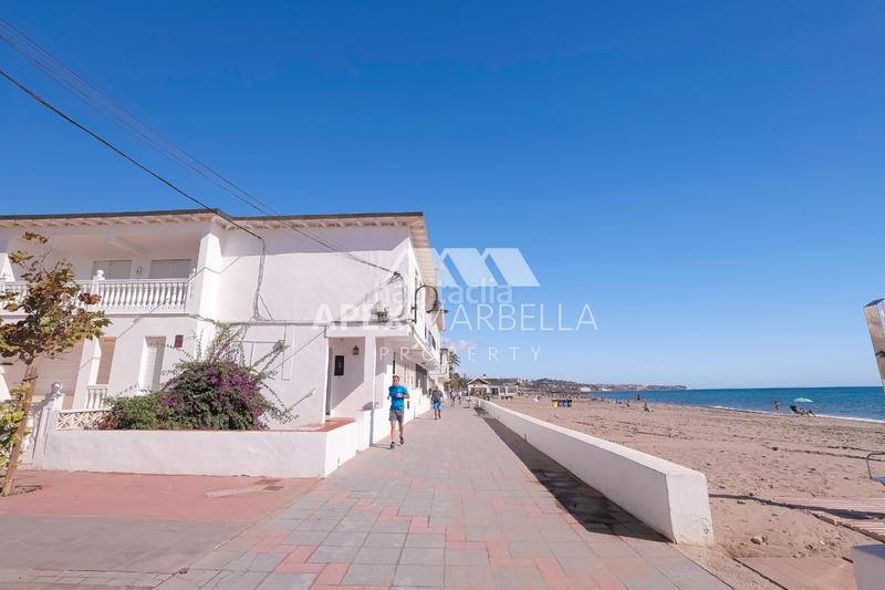 Foto c7703ebe-65d9-467d-9357-27679c067440. Casa aparellada a paseo mediterráneo 3 a la cala Mijas Mijas