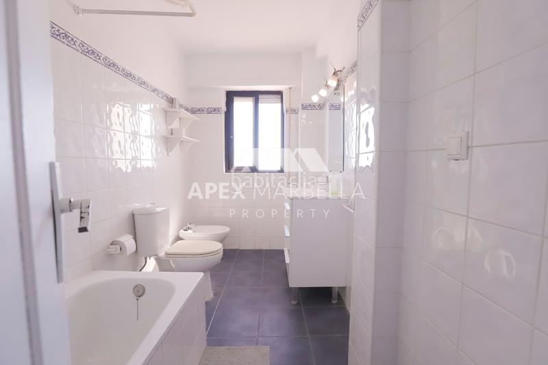 Foto ef40087d-4aa0-4ff4-aea7-7a31bc0a1cac. Casa aparellada a paseo mediterráneo 3 a la cala Mijas Mijas