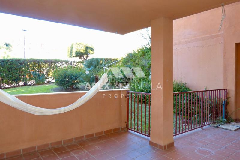 Foto 0eba8deb-ca00-4edf-89f3-2476004c5979. Flat in calle tramo de unión 6 in reserva de Marbella Marbella