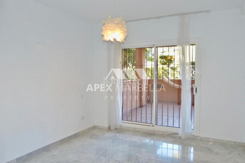 Foto 44a58b08-7fd7-41e1-b557-44e2c3afacd1. Flat in calle tramo de unión 6 in reserva de Marbella Marbella