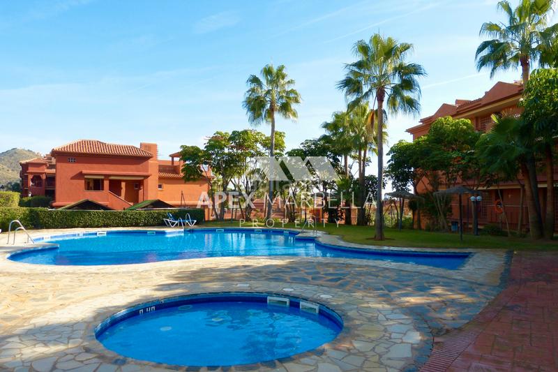 Foto f13621aa-147f-4036-9db3-e34e6350dc69. Flat in calle tramo de unión 6 in reserva de Marbella Marbella