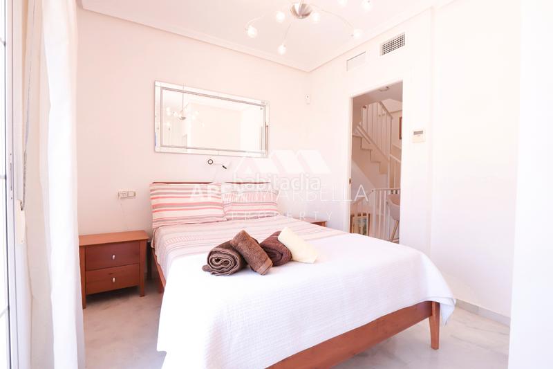 Foto 24076779-e785-4962-9b00-c60af51a3d82. Maison jumelée dans calle fresno 1 dans Cabopino - Artola Marbella