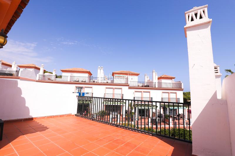 Foto a7f99d33-27b3-4f62-af3e-d1292bbfabbc. Maison jumelée dans calle fresno 1 dans Cabopino - Artola Marbella