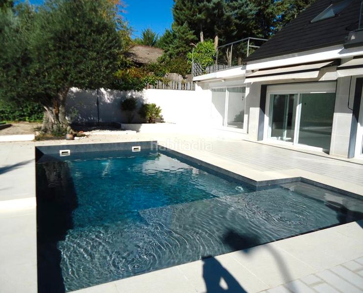 Foto 054be81e-da9c-4615-bb97-8958fcb99fb0. Xalet amb piscina a urbanización La Moraleja La Moraleja