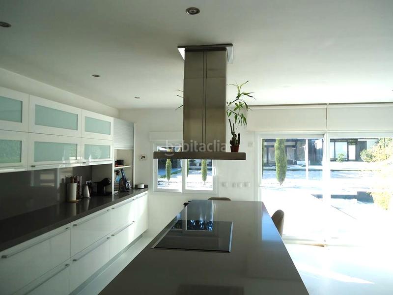 Foto 391a825d-0525-4049-93d2-c7ece82dcb44. Xalet amb piscina a urbanización La Moraleja La Moraleja