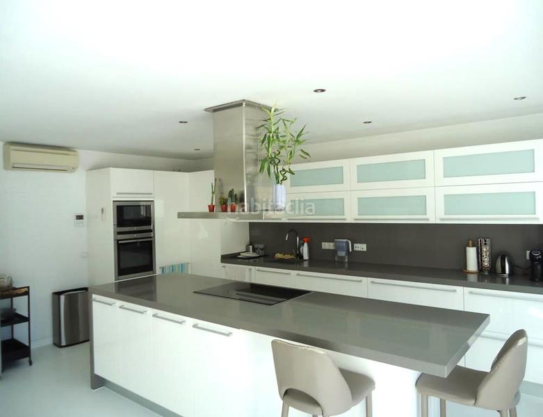 Foto 539af5b1-f6a1-46c4-bee9-c721d0dd1ea0. Xalet amb piscina a urbanización La Moraleja La Moraleja