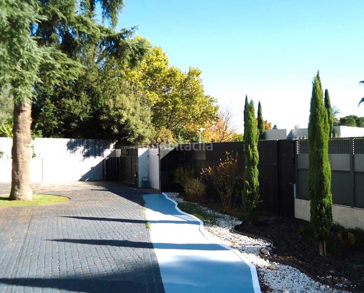 Foto 65e9082f-3163-4f64-8955-ac9d8f2d4955. Xalet amb piscina a urbanización La Moraleja La Moraleja