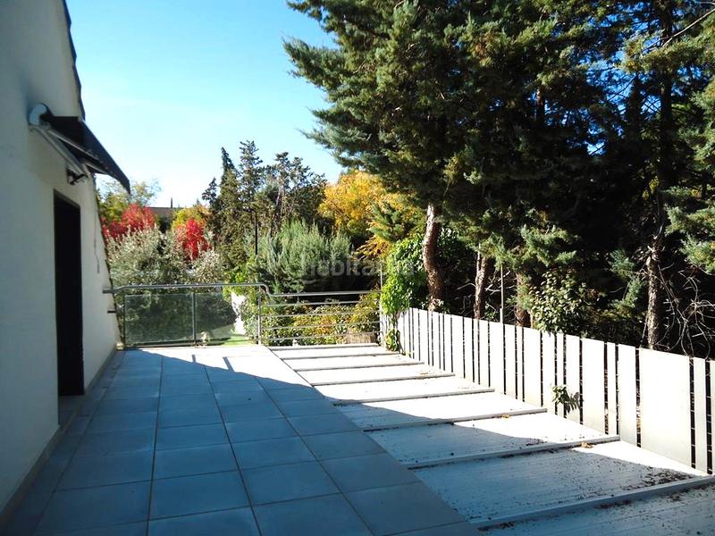 Foto 80ea163b-ee08-4e43-8628-59fea7c3c920. Xalet amb piscina a urbanización La Moraleja La Moraleja