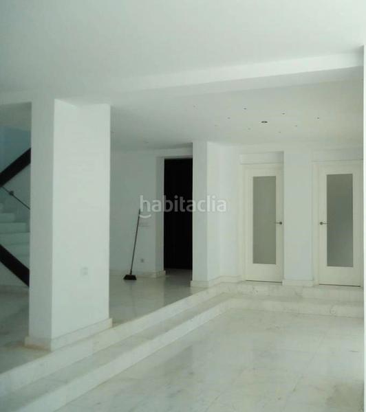 Foto aab5250b-b940-417a-9de3-740c6c8f6511. Xalet amb piscina a urbanización La Moraleja La Moraleja