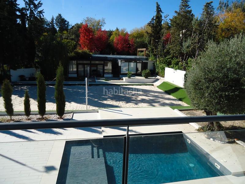 Foto d5b50128-5445-43d3-9657-a1188bd0db06. Xalet amb piscina a urbanización La Moraleja La Moraleja