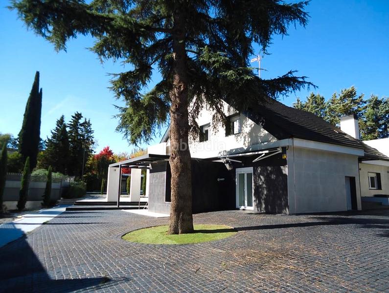 Foto fadbac4e-2a15-4119-ab73-ee6d61eed16e. Xalet amb piscina a urbanización La Moraleja La Moraleja