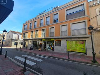 Local Comercial a Sant Celoni. Sant celoni  centroctra. vella   local en venta con aplia fachad