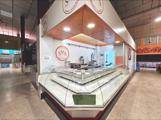 Local commercial à Sant Celoni. Sant celoni mercat municipalse traspasa brillante negocio de 3 p