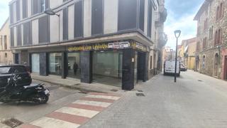 Lloguer Local Comercial a Sant Celoni. Sant celoni  centro  local esquinero en pleno corazón comercial