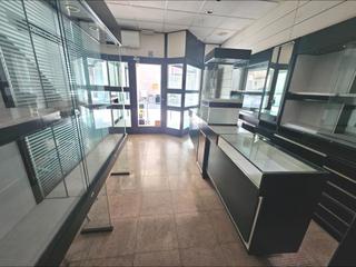 Lloguer Local Comercial a Sant Celoni. Sant celoni centro precioso local en alquiler adaptado a joyería