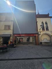 Lloguer Local Comercial a Sant Celoni. Sant celoni centrezona peatonal gran edificio de alquiler ideal
