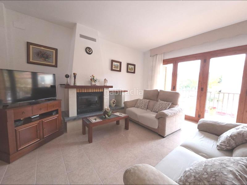 Foto e6bc1400-2c5e-41bf-888d-2c785a561d85. Casa adossada amb calefacció aparcament a Sant Celoni